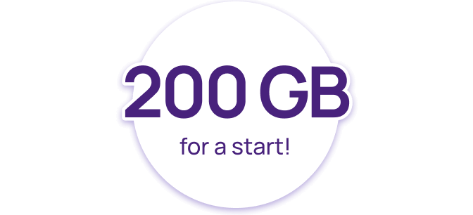 Okrągły projekt z napisem '200 GB na start!' promujący pojemność pamięci danych